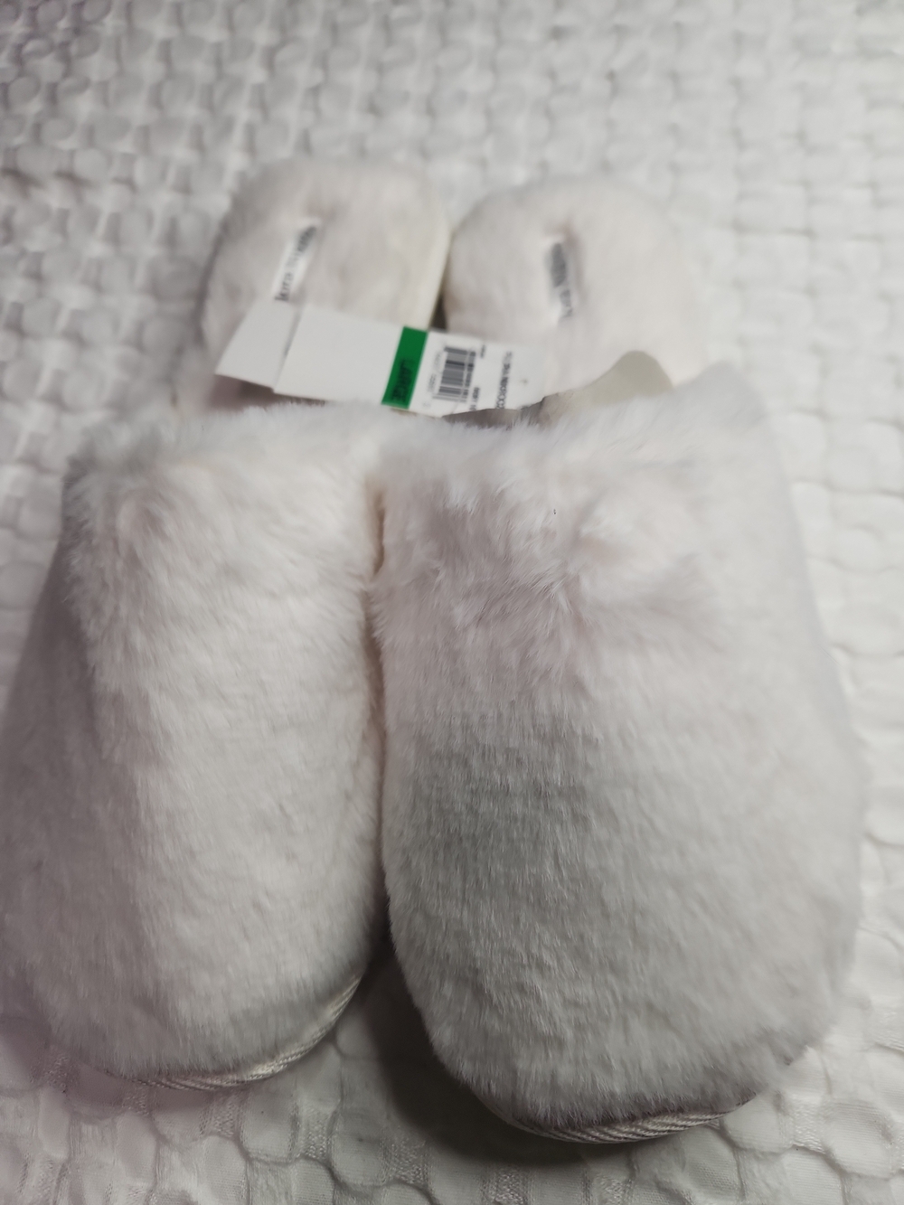 Flora Nikrooz Plush Faux-Fur Slip-On Slippers in Off-White